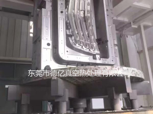什么是東莞真空熱處理生產線？